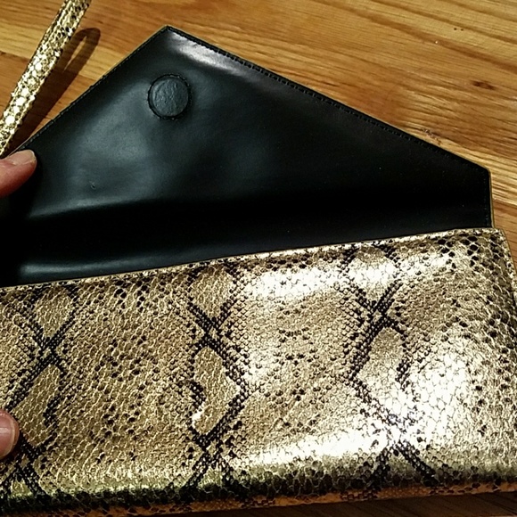 Marc Jacobs gold animal print wristlet - Picture 4 of 8